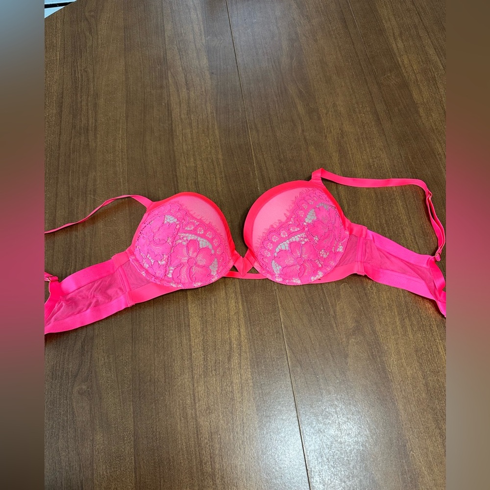 Victoria's Secret Very Sexy Hot Pink Lace Push-Up Bra